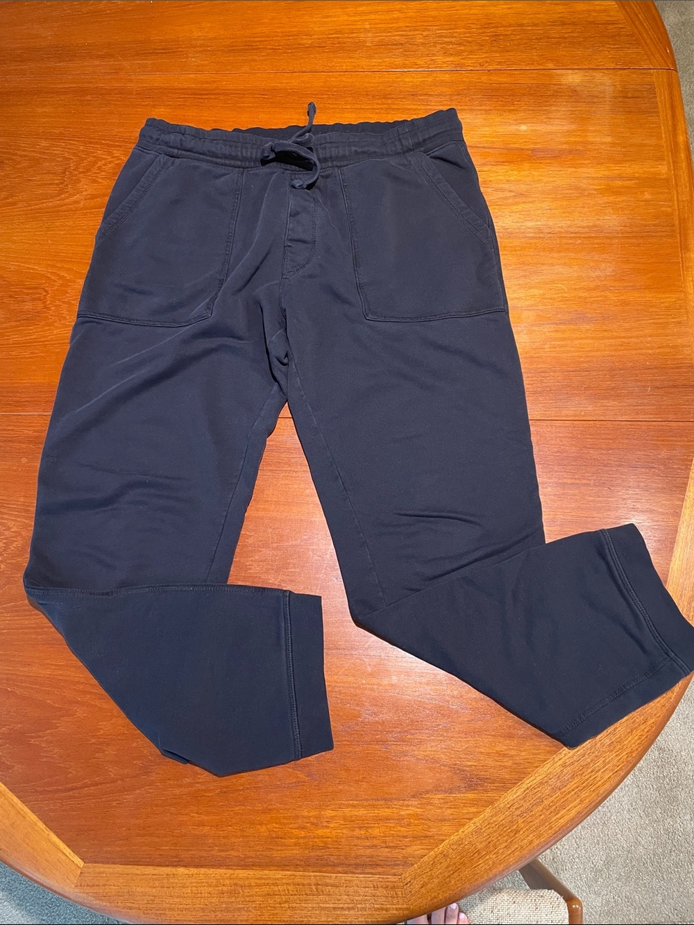 Pact Organic black sweatpants joggers with patch pockets Medium
